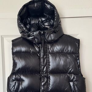 NWT Aritzia Super Shorty Black Vest size S